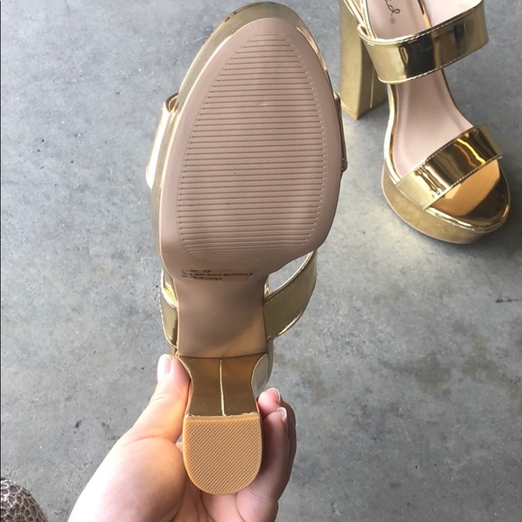 qupid platform sandals